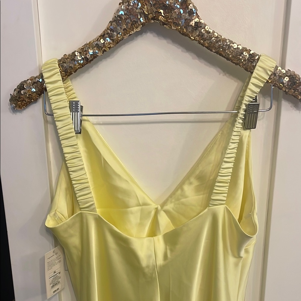 Elegant butter Yellow Maxi Dress satin XL NWT - Picture 3 of 3